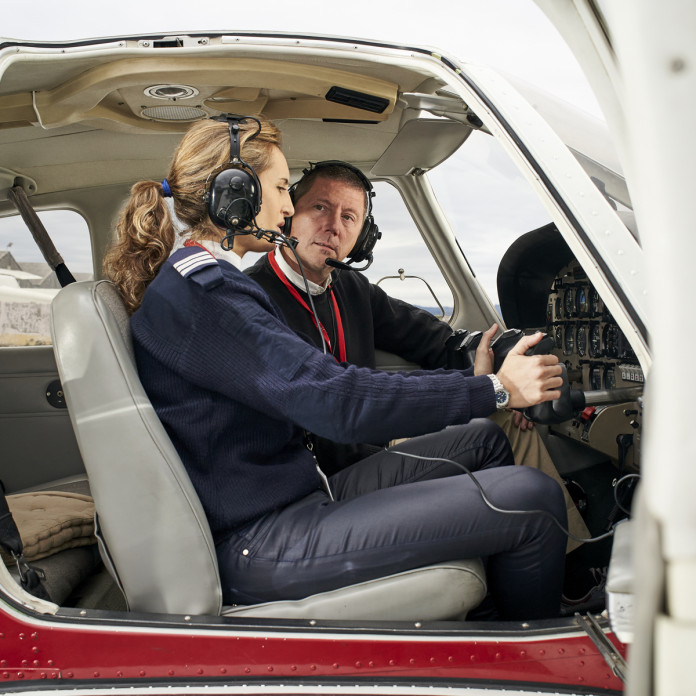 VKS Escuela de Pilotos · Licencia Piloto de Avión Ligero LAPL / Ultraligeros ULM Gavet de la Conca